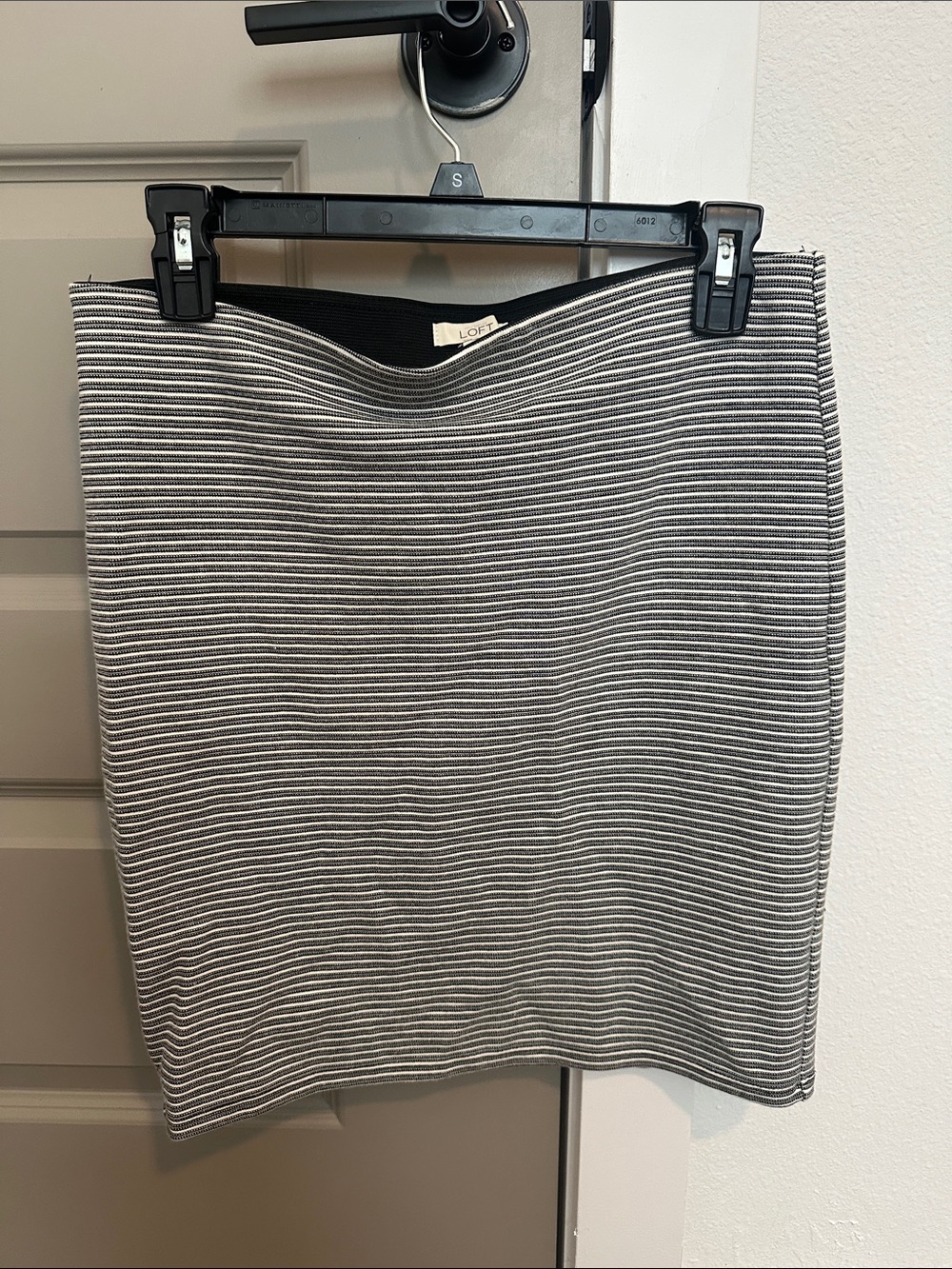 LOFT Gray & White Striped Pencil Skirt